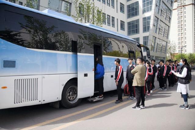 Porn国产观看入口 去医院体检已过时，移动医疗车让体检更便捷