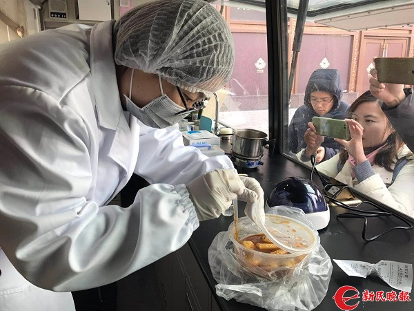 igao视频在线入口 移动食品安全检测车有效提高了食品安全监管力度